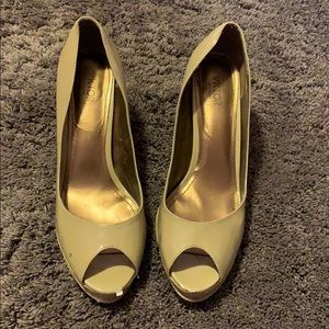 Victor nude heels women’s size 11